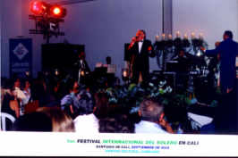 Actuaci&oacute;n de Hugo Romani en el Teatro Municipal y Centro Cultural CONFANDI, Cali, Colombia - Septiembre 2002