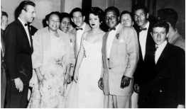 Hugo Romani en Colombia, con Sara Montiel, Toni y otros.